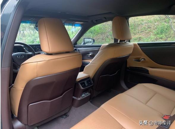 落地34万买了辆雷克萨斯ES，车主：这是一辆与众不同的买菜车
