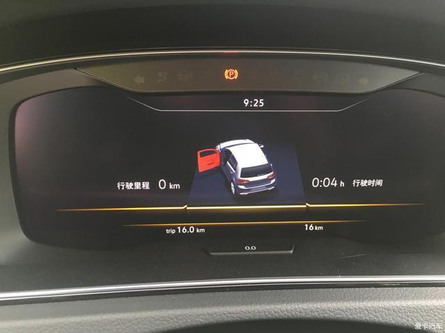 颜值高配置强，风暴蓝高尔夫R-Line提车，整条街最靓的仔