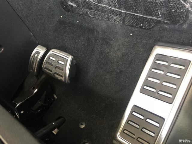 颜值高配置强，风暴蓝高尔夫R-Line提车，整条街最靓的仔
