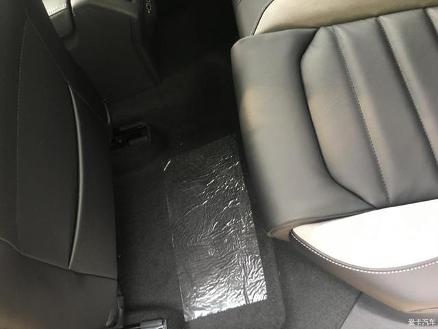 颜值高配置强，风暴蓝高尔夫R-Line提车，整条街最靓的仔