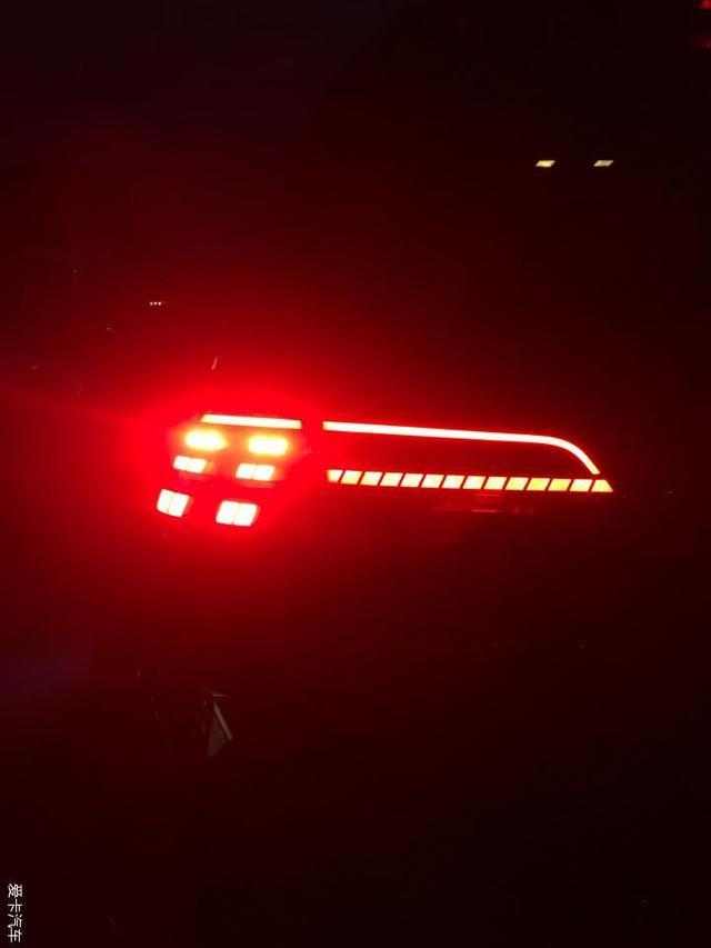颜值高配置强，风暴蓝高尔夫R-Line提车，整条街最靓的仔