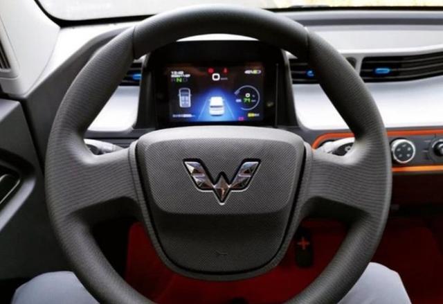 3万买了台宏光MINI，和保时捷911一样布局，再花3千改装