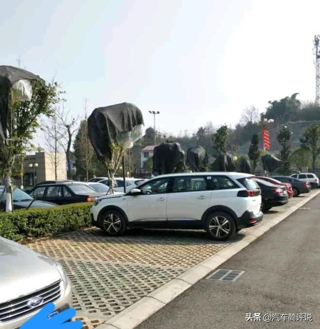 作为一个标致5008的车主，我选择它是有原因的