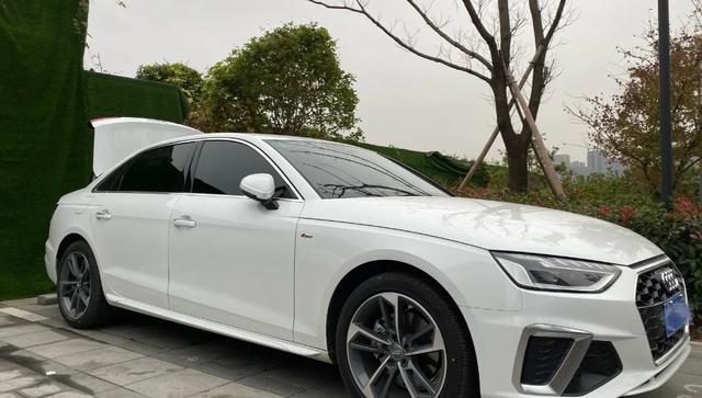 30万落地奥迪A4L，车主晒出油耗后：让很多车主羡慕