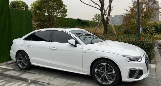 30万落地奥迪A4L，车主晒出油耗后：让很多车主羡慕