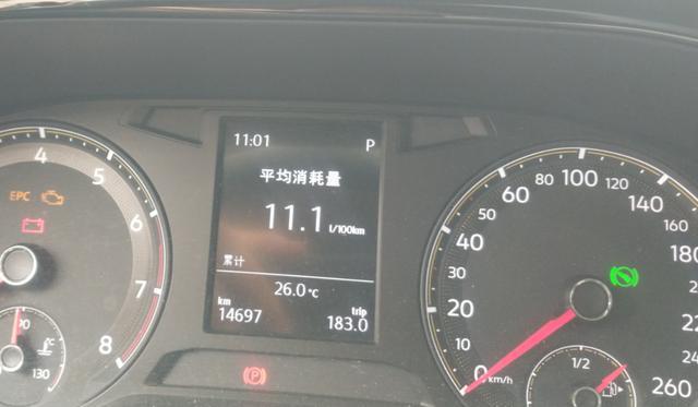 大众宝来驾驶一年感受，车主晒油耗：难怪月销突破4万台