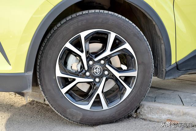20万以内选车，看过日产奇骏，最终选择了小怪兽丰田C-HR