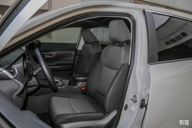 RAV4荣放比探岳好吗？它的风燥大吗？车主谈了几个小毛病