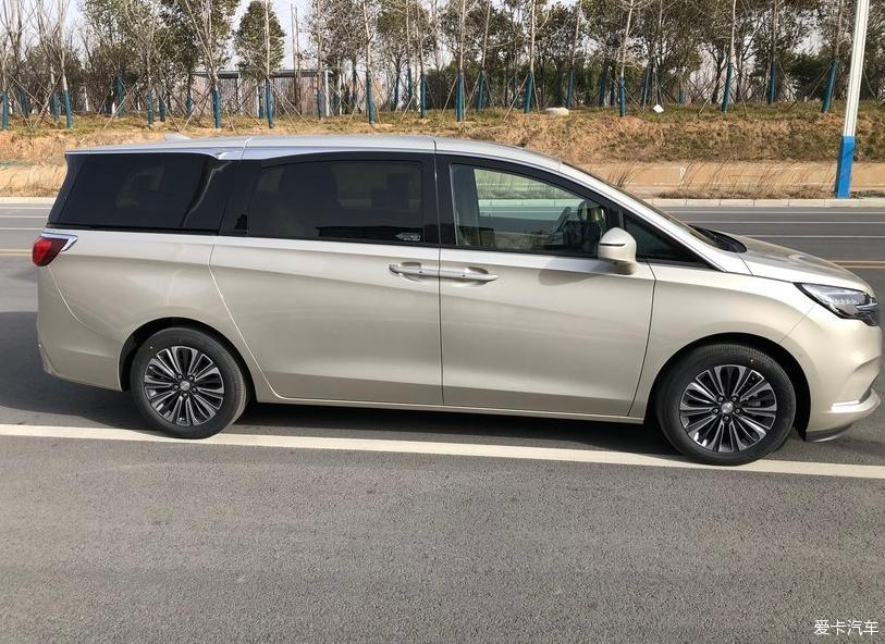 别克gl8提车作业别克gl8653t提车记