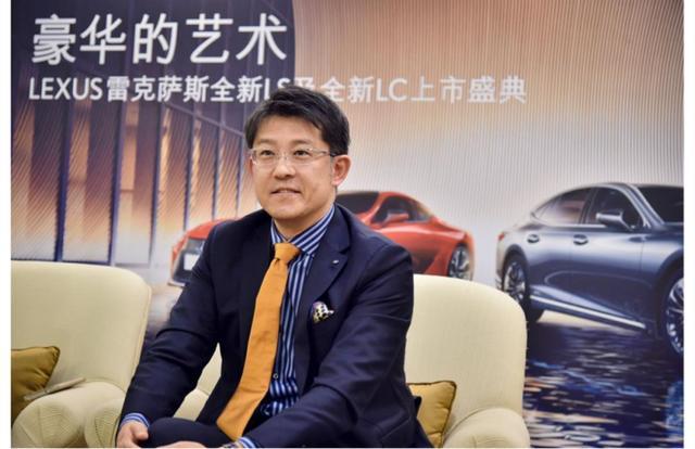 放弃奔驰E宝马5入手雷克萨斯ES300h  开了两年真是好车
