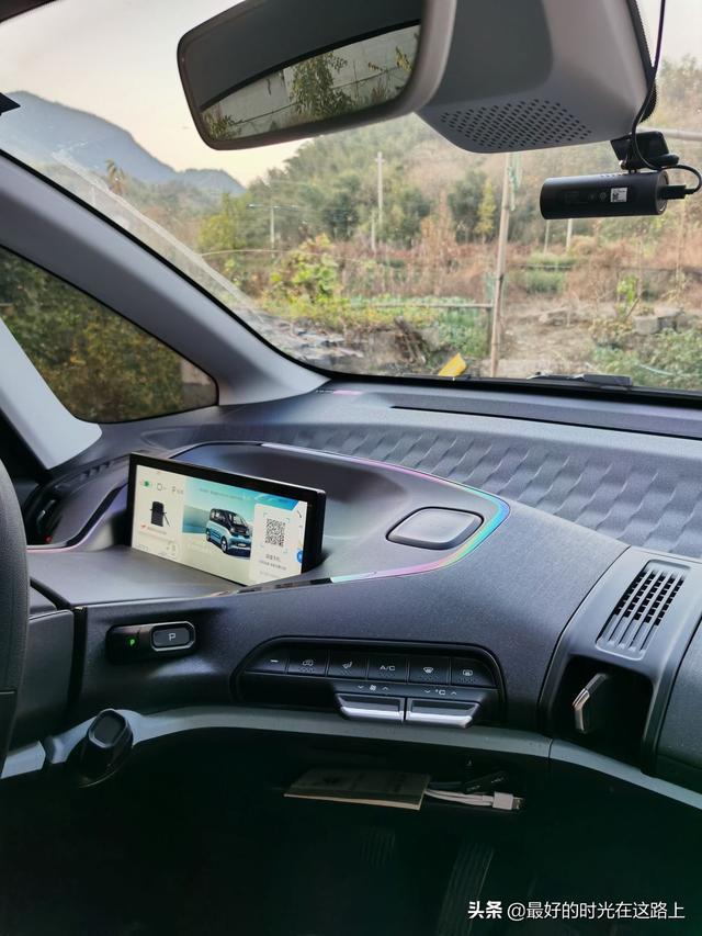 最奇葩的小电车，新宝骏E300用车感受：野炊神器