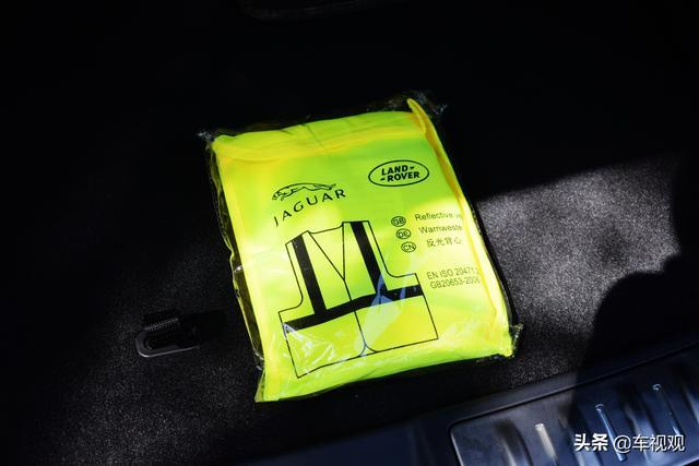 都是中型SUV，放弃了奥迪Q5L，提了更有肌肉感的路虎极光