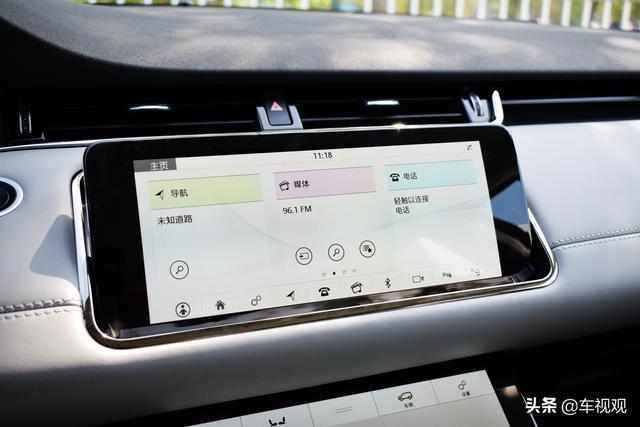 都是中型SUV，放弃了奥迪Q5L，提了更有肌肉感的路虎极光