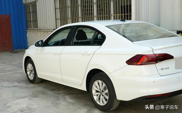 发了年终奖，提回来一辆家用代步车，对一汽大众宝来满意