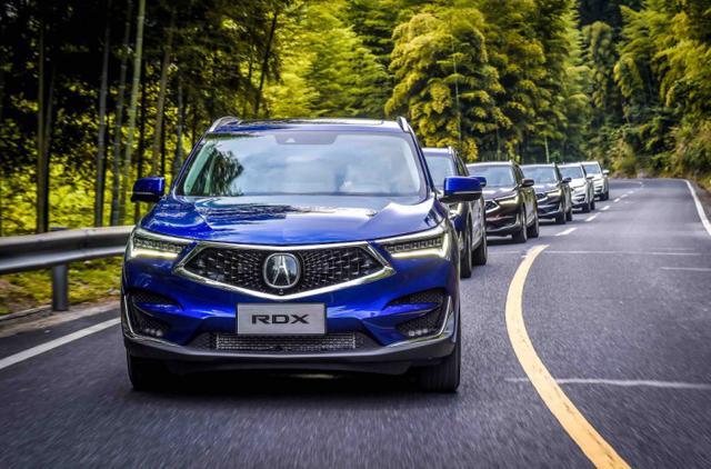 哥们40万预算想买SUV，又拒绝街车，我陪他试驾了讴歌RDX