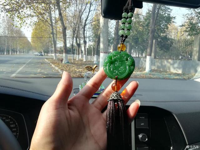 看来看去还是锁定德系，大众速腾提车作业，速腾比朗逸强多了？
