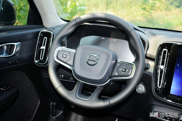 30万的豪华SUV，选沃尔沃XC40，为它放弃宝马X1
