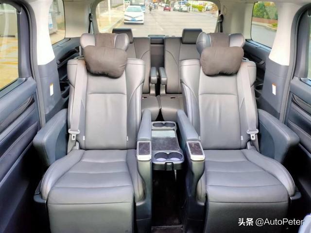 放弃奔驰GLS，选择了丰田威尔法