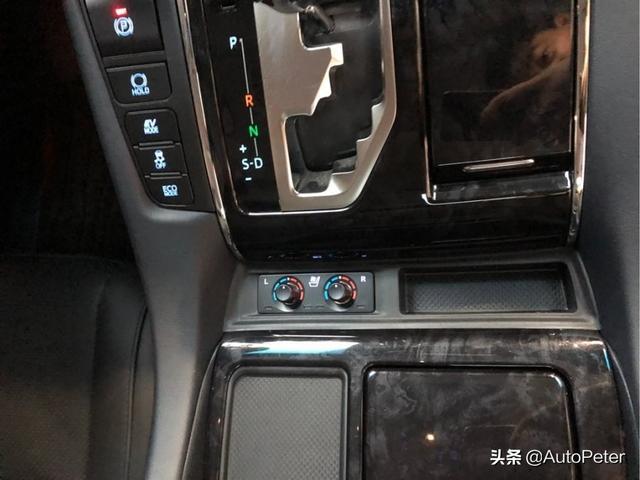 放弃奔驰GLS，选择了丰田威尔法