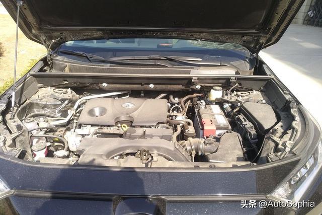 运动、时尚、年轻是RAV4荣放的标签