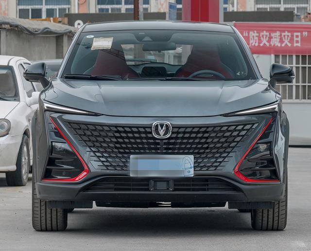喜提长安UNI-T，落地价格13.87万元，值不值？