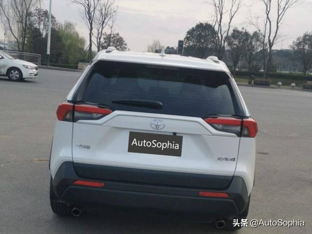 城市SUV的先驱者，解读RAV4荣放
