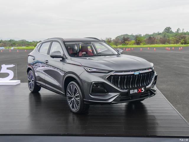 小年轻实用车型，长安欧尚X5