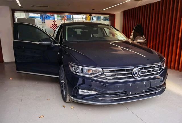 6年轩逸车主提大众迈腾！用车48小时谈感受：提速很快！转向稳
