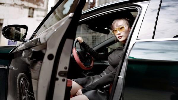 边看美女边跟你聊聊汉EV3个月的使用感受