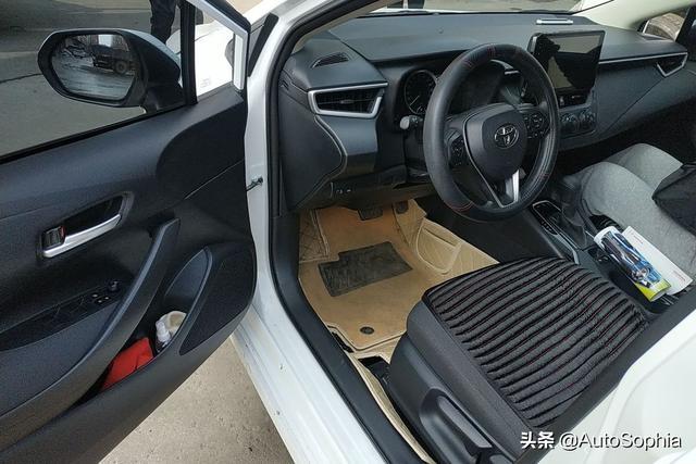 卡罗拉是我家里的第二台车