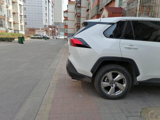 RAV4   荣放