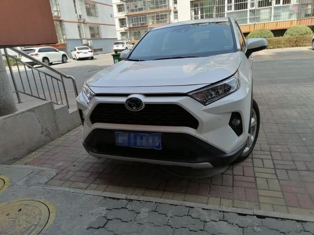 RAV4   荣放