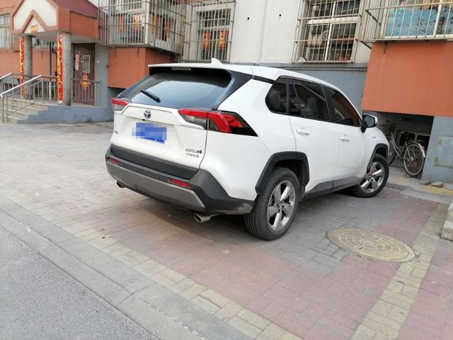 RAV4   荣放