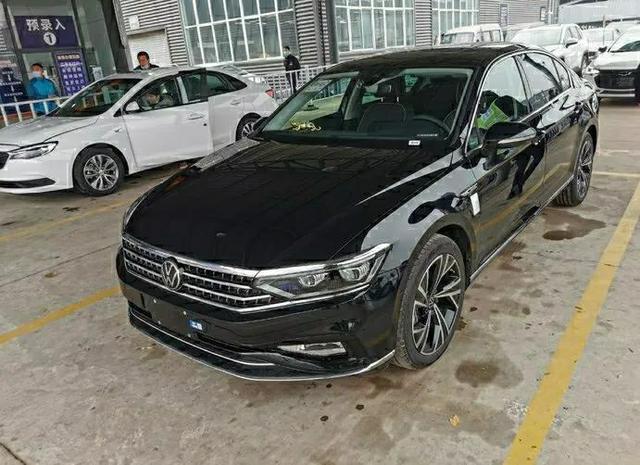 330黑色尊贵版加入迈腾大家庭