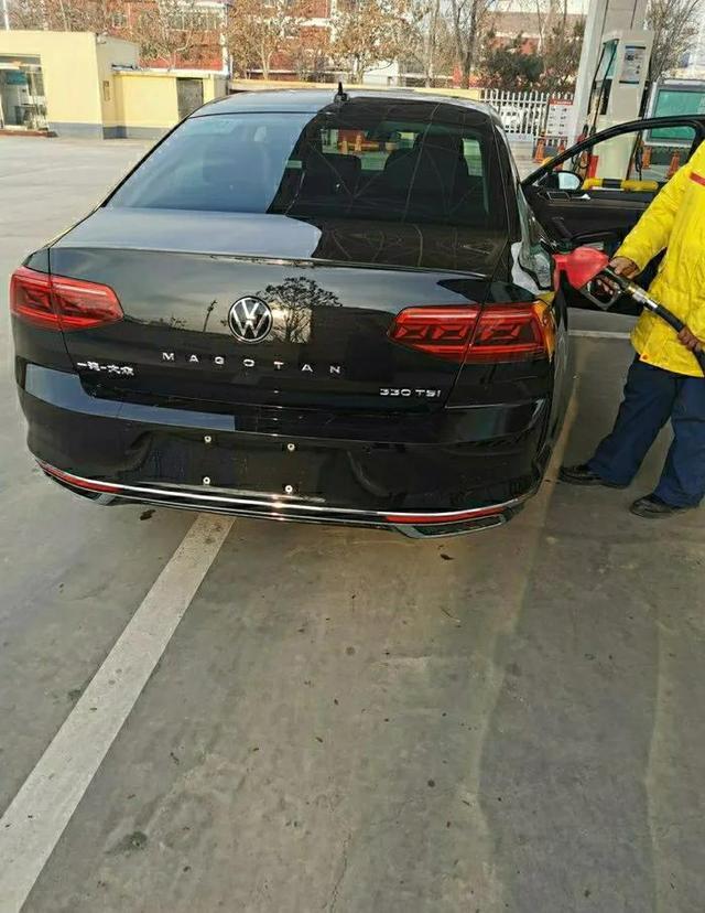 330黑色尊贵版加入迈腾大家庭