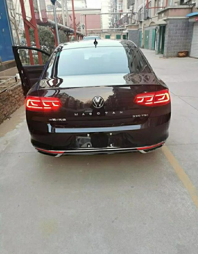 330黑色尊贵版加入迈腾大家庭