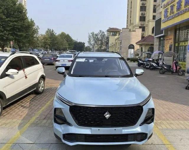 小白车主提车新宝骏RS-3，高智能出行尽享驾驶激情