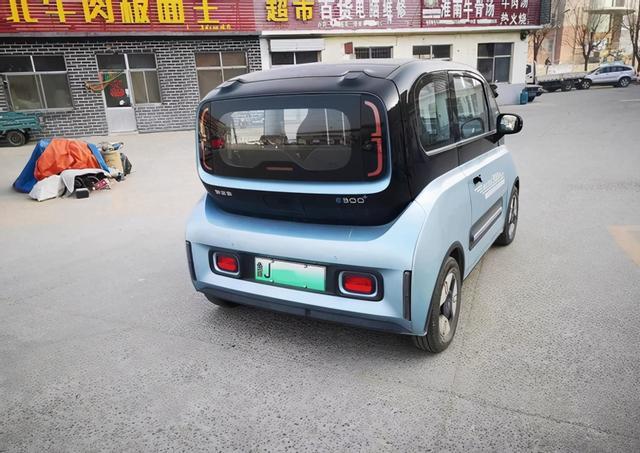 年轻夫妻提新宝骏E300，用车半年后：品质可靠，适合城市开