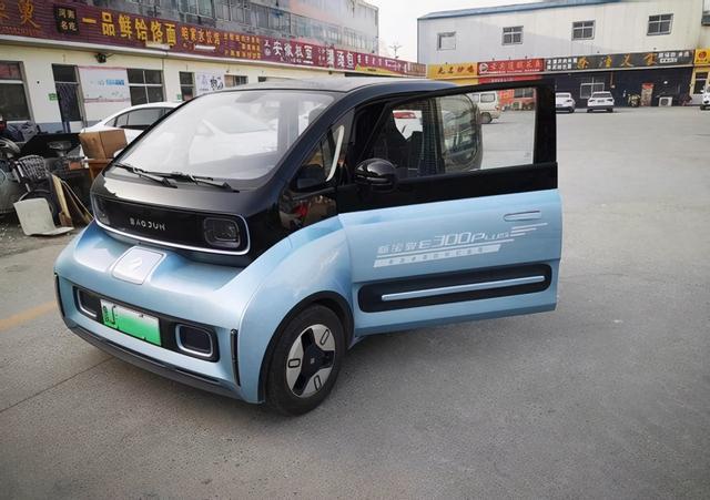 年轻夫妻提新宝骏E300，用车半年后：品质可靠，适合城市开