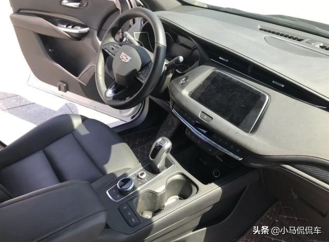 给老婆喜提凯迪拉克XT4，优惠6.4万性能强悍，但油耗不满意
