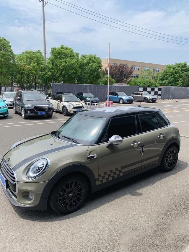 提车作业碧玉灰minicooper提车一年