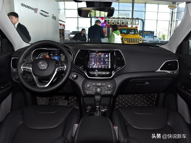 高性能，空间大，越野家用两不误，带你看Jeep自由光