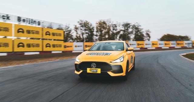 10万“潮跑”名爵5，挑战合资热门车，是年轻黑马还是梦一场？