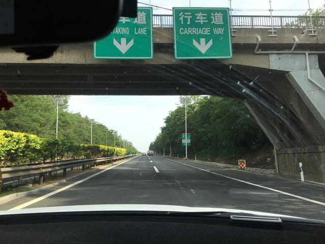 纯电动汽车值得买吗？车主，我还没充上电，同事已经到家了