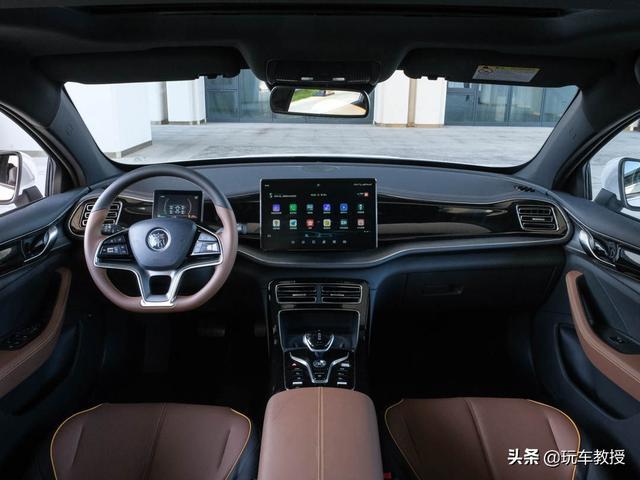 10.58万元起，兼顾油耗和性能的秦PLUS，该怎么选？