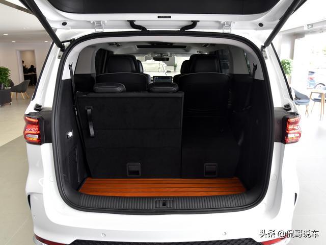 独立座椅大7座车，8.4L低油耗，舒适配置高，荣威iMAX8