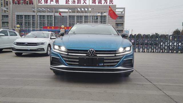 最美大众出新款！全新CC猎装版实拍，无框车门配超大尾厢