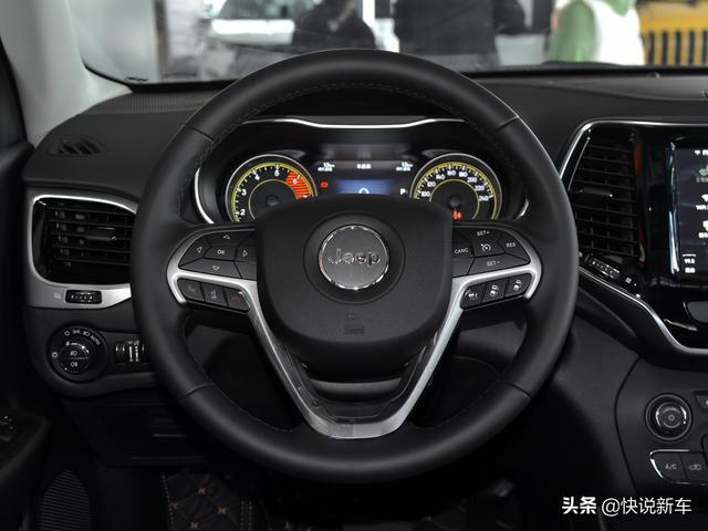 高性能，空间大，越野家用两不误，带你看Jeep自由光