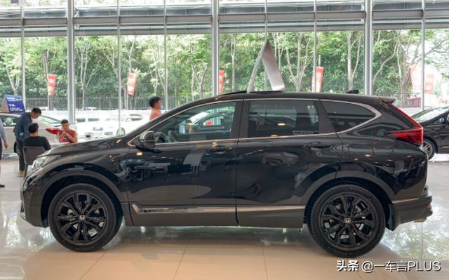 家用买本田CR-V还是丰田RAV4荣放？选不出来？一比就知道