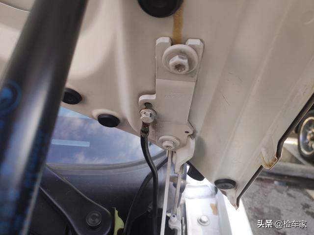 开飞度太掉价，花12万怒买11年的宝马325，网友：很现实